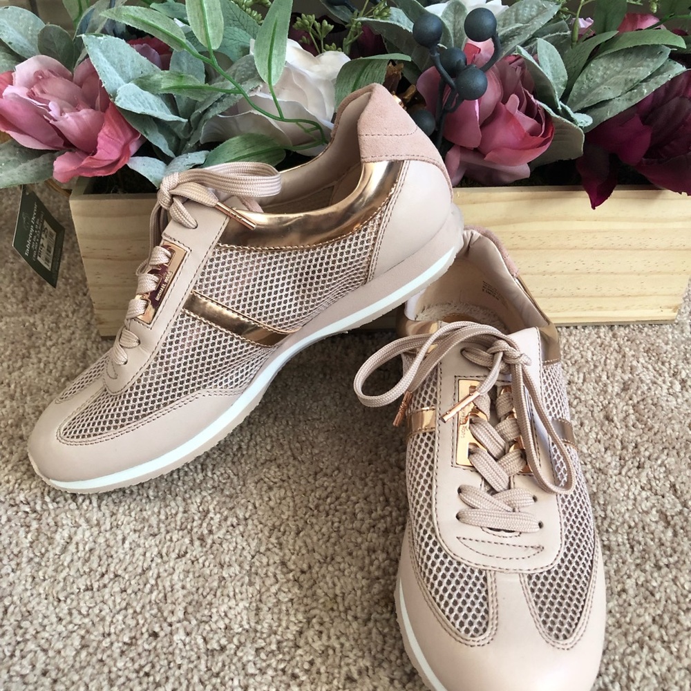 MICHAEL KORS ROSE GOLD & BLUSH SNEAKERS SZ 8.5